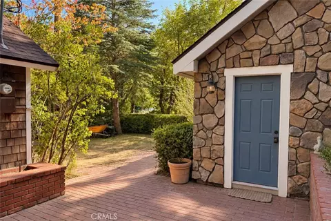 Exterior - 29682 Hook Crk, Cedar Glen, CA 92321 photo 11 of 25