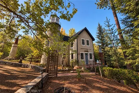 Exterior - 29682 Hook Crk, Cedar Glen, CA 92321 photo 2 of 25