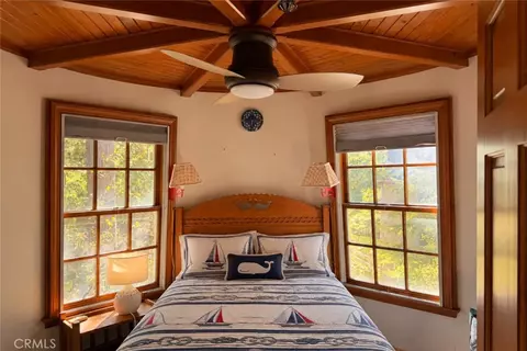 Bedroom - 29682 Hook Crk, Cedar Glen, CA 92321 photo 3 of 4