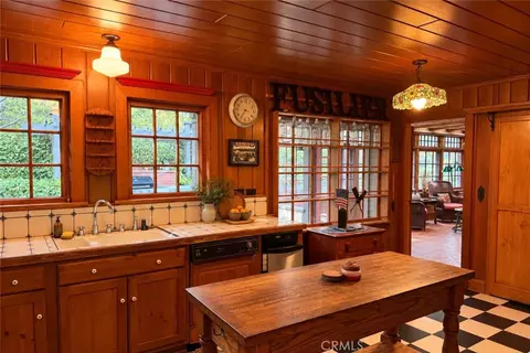 Kitchen - 29682 Hook Crk, Cedar Glen, CA 92321 photo 1 of 5