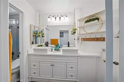 Bath - 30126 Corte Carrizo, Temecula, CA 92591 photo 5 of 5
