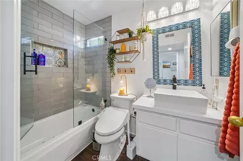 Bath - 30126 Corte Carrizo, Temecula, CA 92591 photo 1 of 5