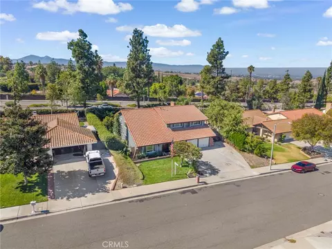 View/Area - 6801 Rycroft Dr, Riverside, CA 92506 photo 2 of 12