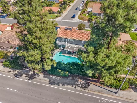 View/Area - 6801 Rycroft Dr, Riverside, CA 92506 photo 3 of 12