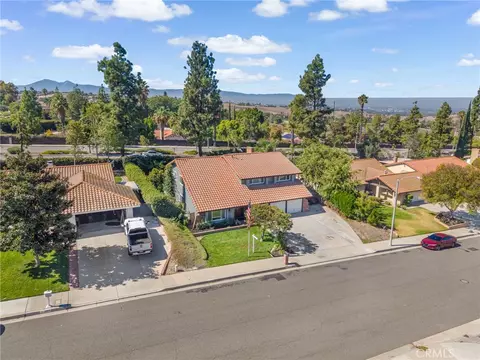 View/Area - 6801 Rycroft Dr, Riverside, CA 92506 photo 2 of 12