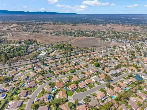View/Area - 6801 Rycroft Dr, Riverside, CA 92506 photo 9 of 12