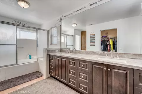 Bath - 6801 Rycroft Dr, Riverside, CA 92506 photo 3 of 5