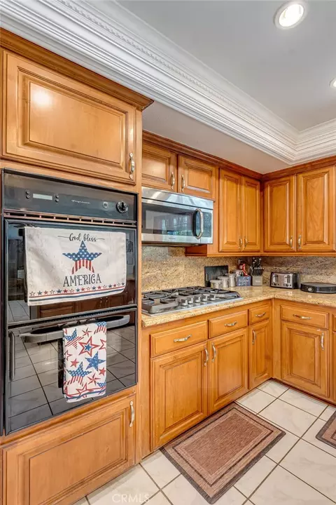 Kitchen - 6801 Rycroft Dr, Riverside, CA 92506 photo 5 of 6