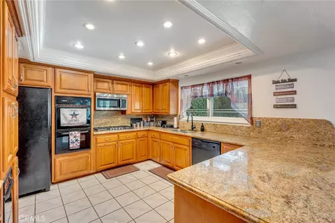 Kitchen - 6801 Rycroft Dr, Riverside, CA 92506 photo 3 of 6