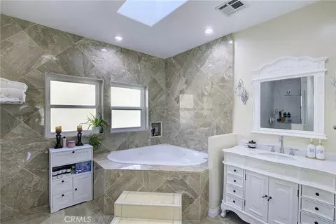 Bath - 525 Stewart Canyon Rd, Fallbrook, CA 92028 photo 3 of 5