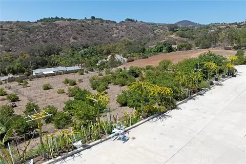 Exterior - 525 Stewart Canyon Rd, Fallbrook, CA 92028 photo 1 of 2