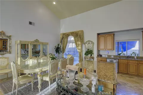 Dining - 525 Stewart Canyon Rd, Fallbrook, CA 92028 photo 3 of 3