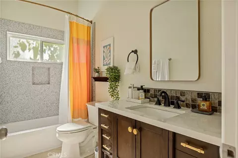 Bath - 79690 Iris Ct, La Quinta, CA 92253 photo 4 of 4