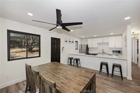 Dining - 248 Vista Ave, Sugarloaf, CA 92386 photo 2 of 3