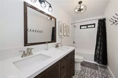 Bath - 248 Vista Ave, Sugarloaf, CA 92386 photo 1 of 2
