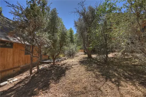 Exterior - 248 Vista Ave, Sugarloaf, CA 92386 photo 5 of 10