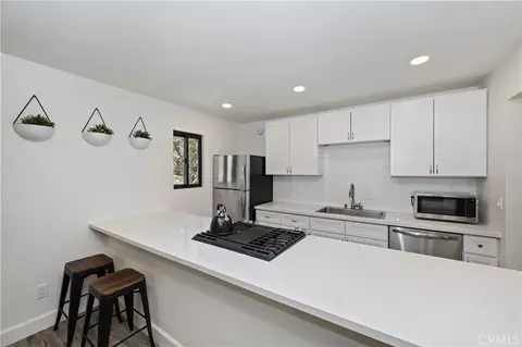 Kitchen - 248 Vista Ave, Sugarloaf, CA 92386 photo 1 of 5