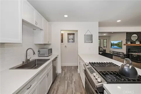 Kitchen - 248 Vista Ave, Sugarloaf, CA 92386 photo 5 of 5