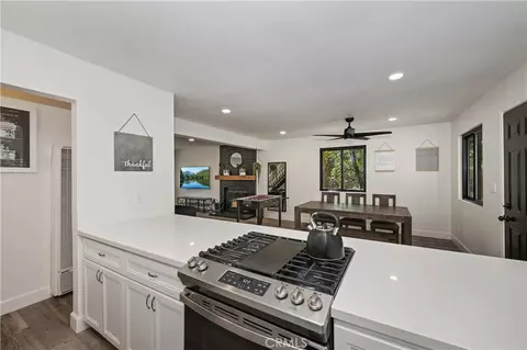 Kitchen - 248 Vista Ave, Sugarloaf, CA 92386 photo 4 of 5