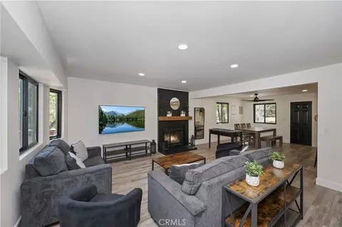 Living - 248 Vista Ave, Sugarloaf, CA 92386 photo 1 of 4