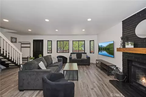 Living - 248 Vista Ave, Sugarloaf, CA 92386 photo 3 of 4