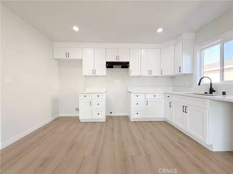 Kitchen - 917 W 130th St, Compton, CA 90222 photo 2 of 2