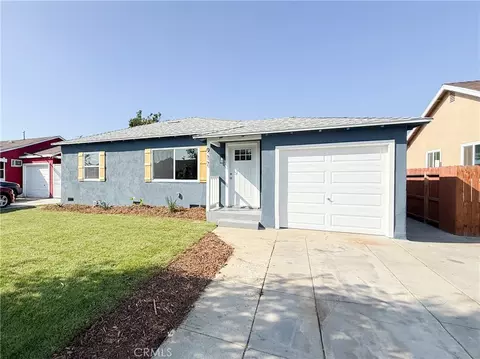 Exterior - 917 W 130th St, Compton, CA 90222 photo 2 of 3
