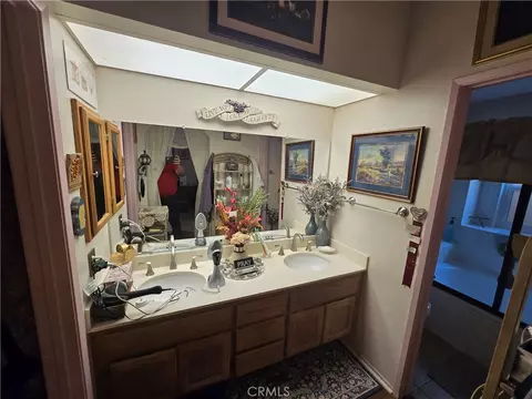 Bath - 2627 Tundar Cir, Corona, CA 92879 photo 2 of 2