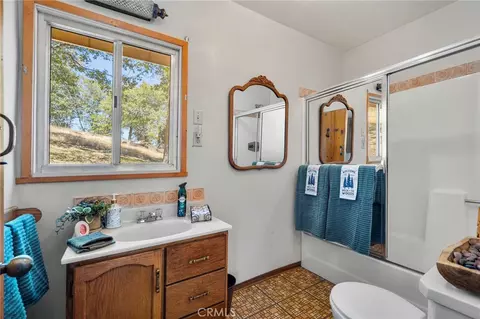 Bath - 1700 S Way, Lake Arrowhead, CA 92352 photo 1 of 1