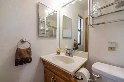 Bath - 2110 7th Ln, Big Bear City, CA 92314 photo 3 of 4