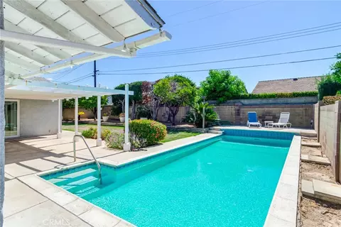 Exterior - 1102 E Amber Ave, Orange, CA 92865 photo 4 of 7
