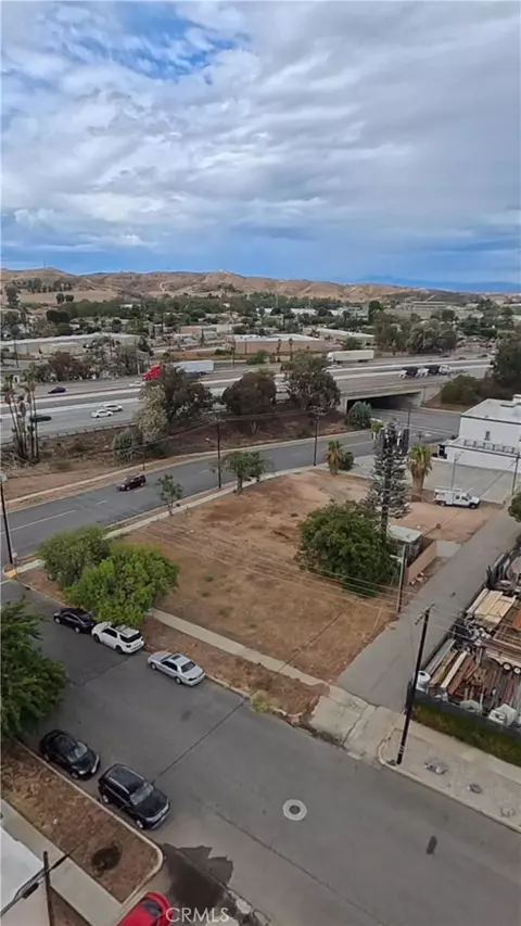 521 Edgar, Beaumont, CA 92223 photo 4