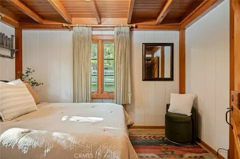 Bedroom - 28772 Cedar, Lake Arrowhead, CA 92352 photo 1 of 8