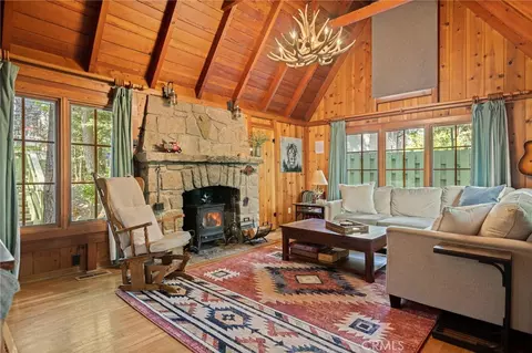 Living - 28772 Cedar, Lake Arrowhead, CA 92352 photo 2 of 4