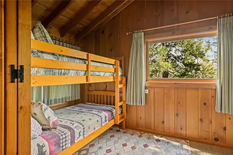 Bedroom - 28772 Cedar, Lake Arrowhead, CA 92352 photo 6 of 8