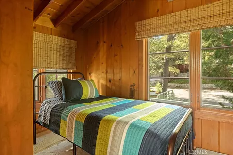 Bedroom - 28772 Cedar, Lake Arrowhead, CA 92352 photo 7 of 8