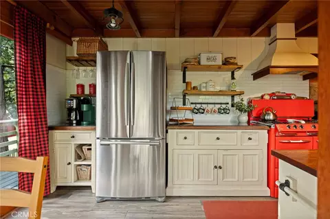 Kitchen - 28772 Cedar, Lake Arrowhead, CA 92352 photo 2 of 5