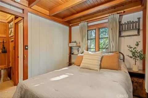 Bedroom - 28772 Cedar, Lake Arrowhead, CA 92352 photo 2 of 8