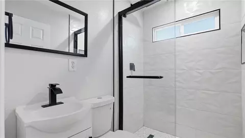 Bath - 555 W Morgan, Rialto, CA 92376 photo 3 of 3