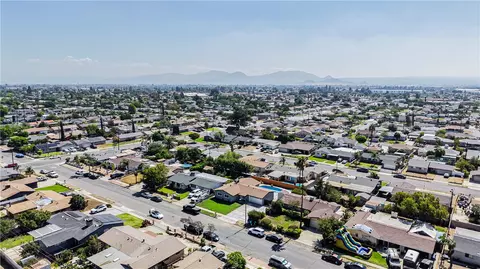 View/Area - 555 W Morgan, Rialto, CA 92376 photo 4 of 7
