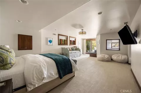 Bedroom - 28103 Point Hamiltair, Lake Arrowhead, CA 92352 photo 3 of 8