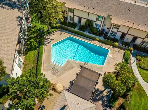 View/Area - 4679 Maxwell Ct, Riverside, CA 92501 photo 3 of 6