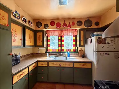 Kitchen - 9211 Corral, Forest Falls, CA 92339 photo 1 of 1