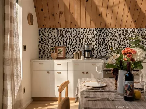 Kitchen - 385 Birchwood, Lake Arrowhead, CA 92352 photo 1 of 3
