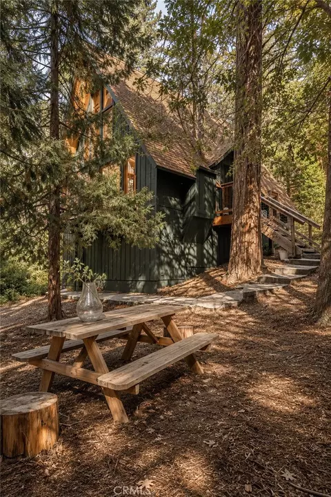 Exterior - 385 Birchwood, Lake Arrowhead, CA 92352 photo 3 of 8