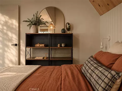 Bedroom - 385 Birchwood, Lake Arrowhead, CA 92352 photo 2 of 6
