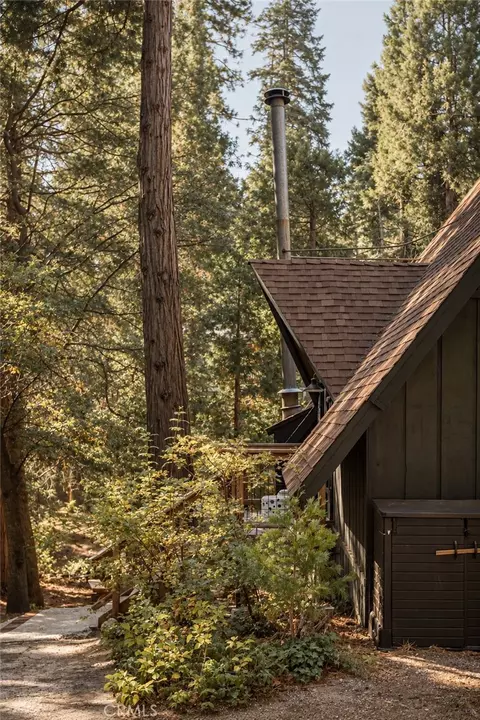 Exterior - 385 Birchwood, Lake Arrowhead, CA 92352 photo 4 of 8
