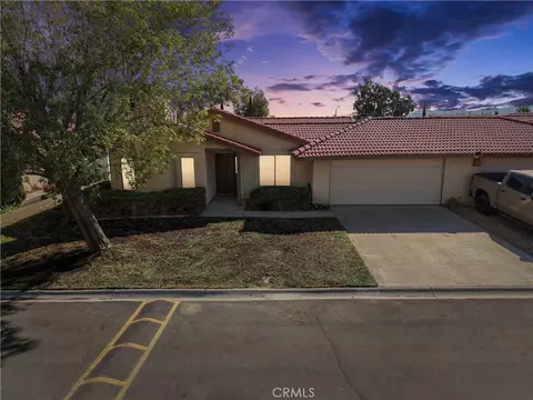 10323 Shahaptain, Hesperia, CA 92345