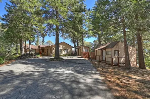 171 Bambi Trl, Crestline, CA 92325