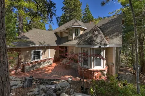 393 Brentwood, Lake Arrowhead, CA 92352